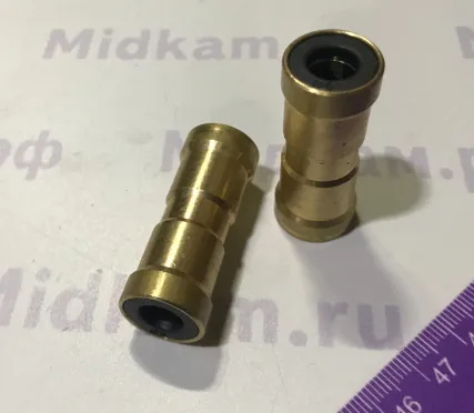 Переходник В 8 х В 8 ( под пластиковую трубку Ф8 )
