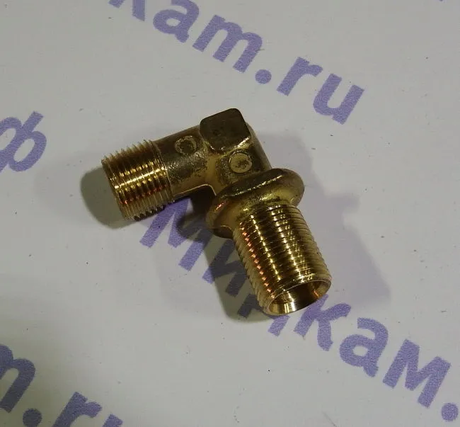 Угольник М18xМ18 голый фланцевый